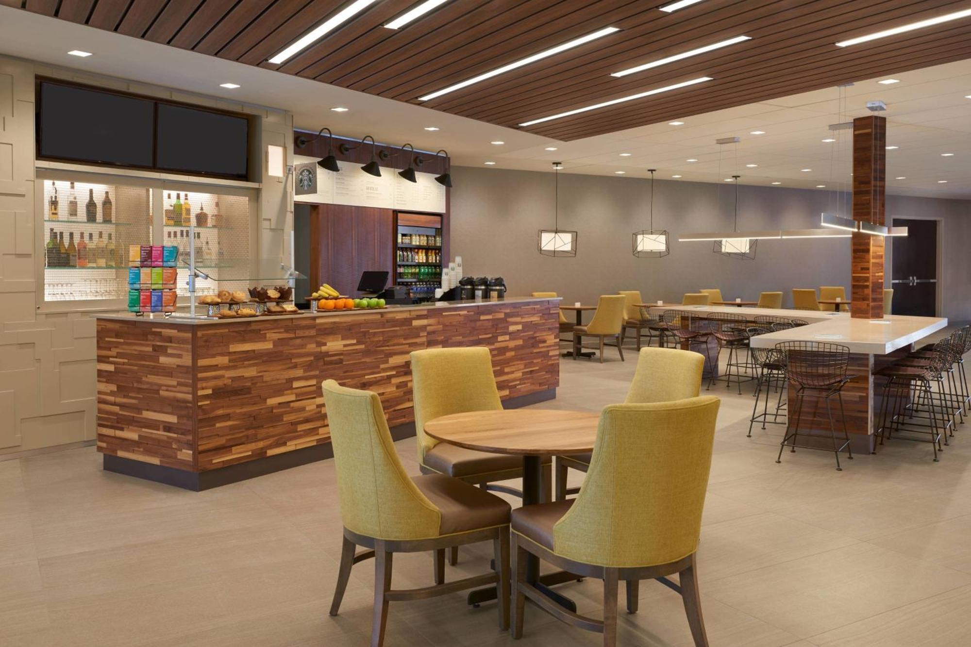 Courtyard By Marriott Oshawa Hotel Exterior foto