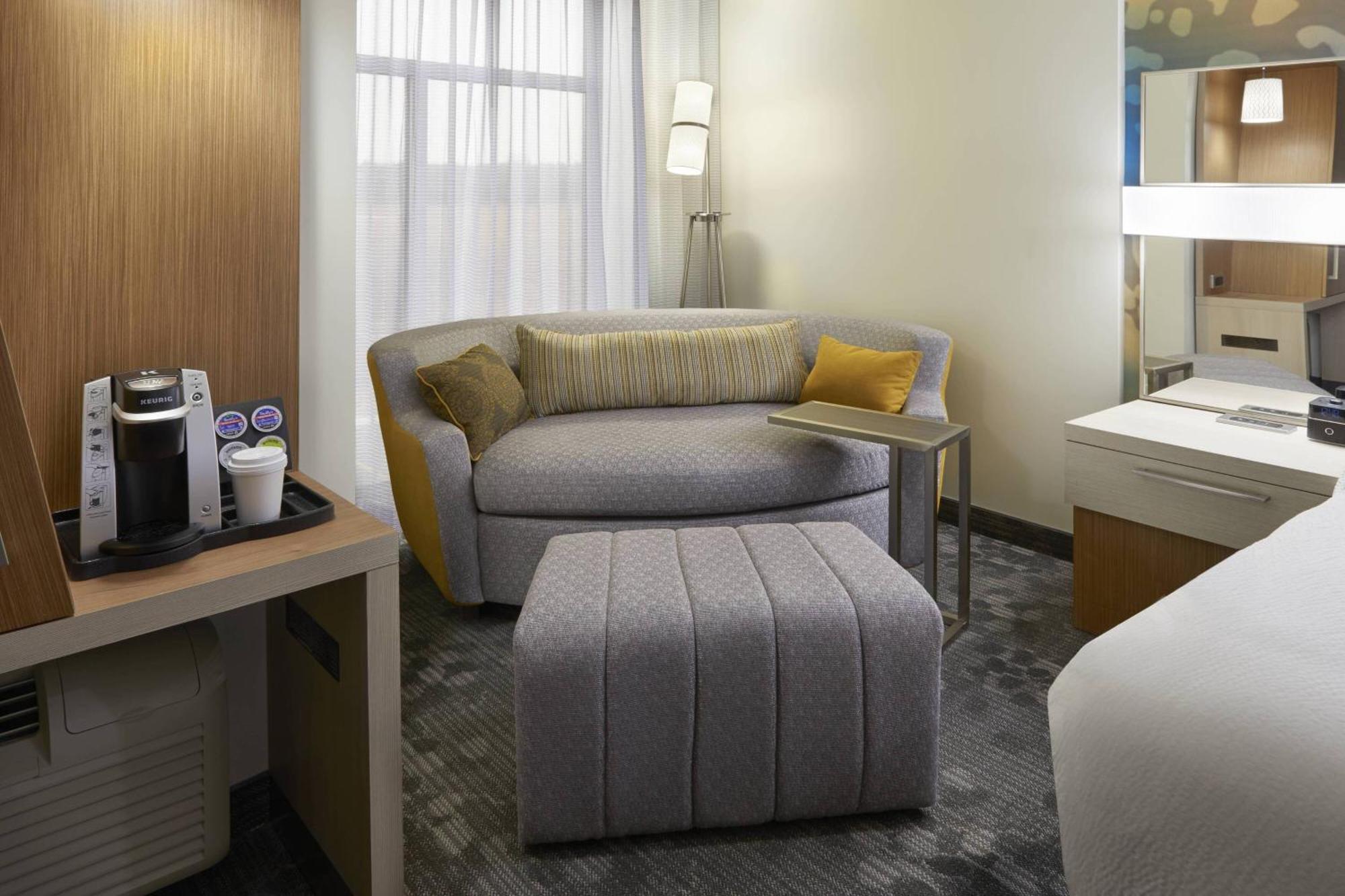Courtyard By Marriott Oshawa Hotel Exterior foto
