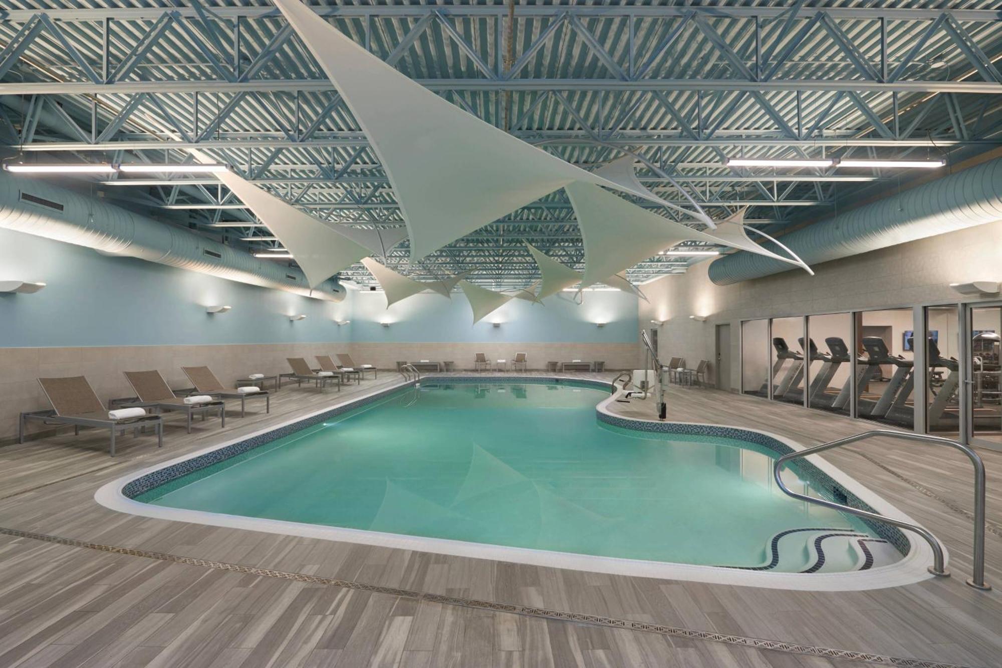 Courtyard By Marriott Oshawa Hotel Exterior foto